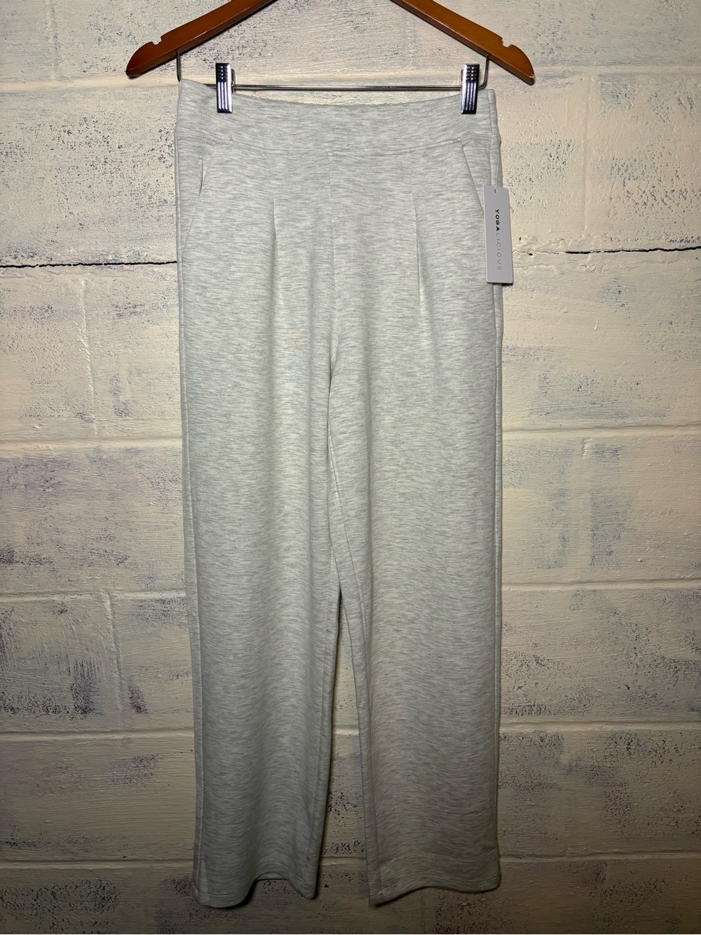 Yogalicious Scuba Boss Straight Leg Pants -‎ Light Gray size Small